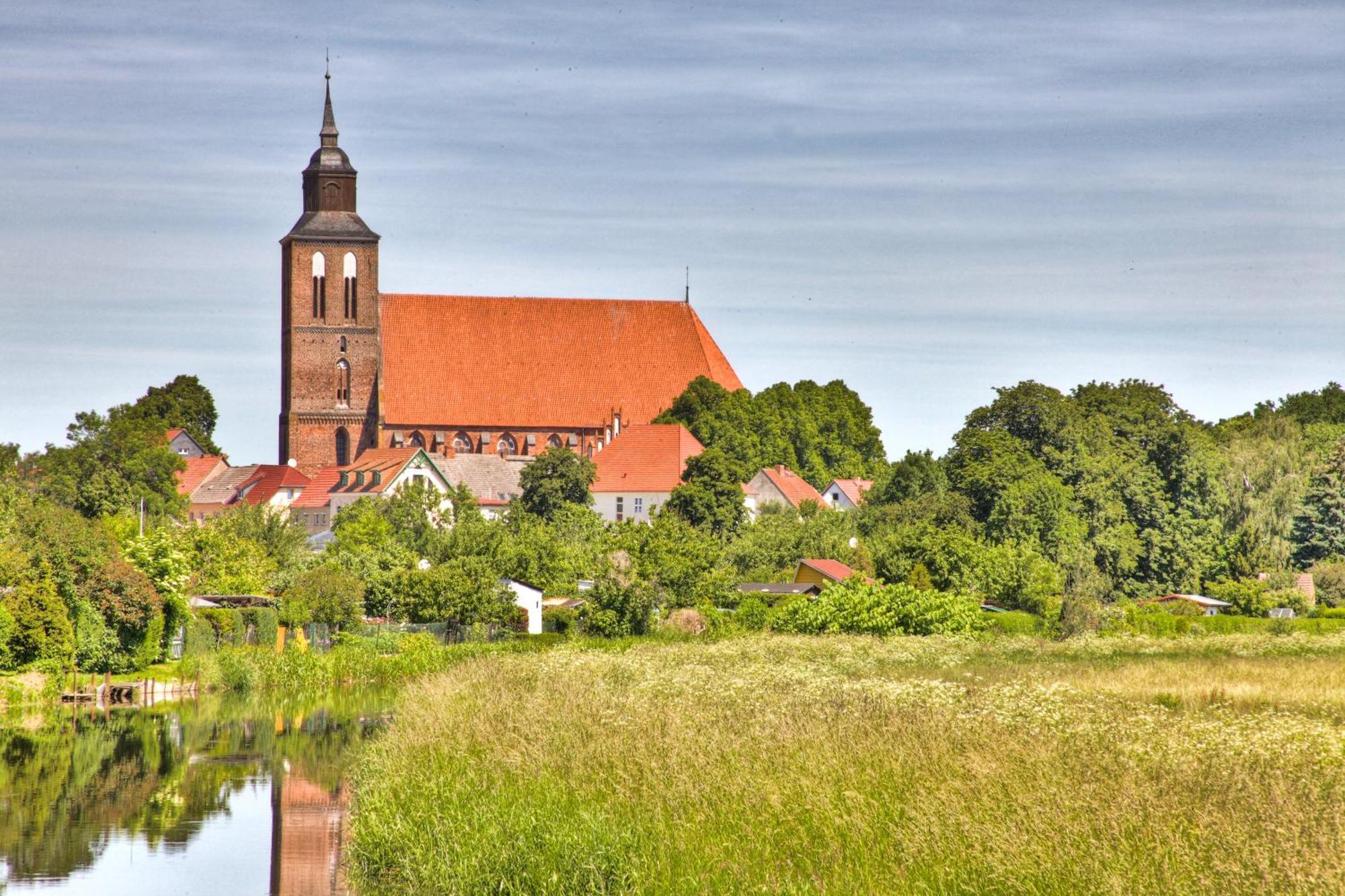 Hotel Am Markt Altentreptow Luaran gambar