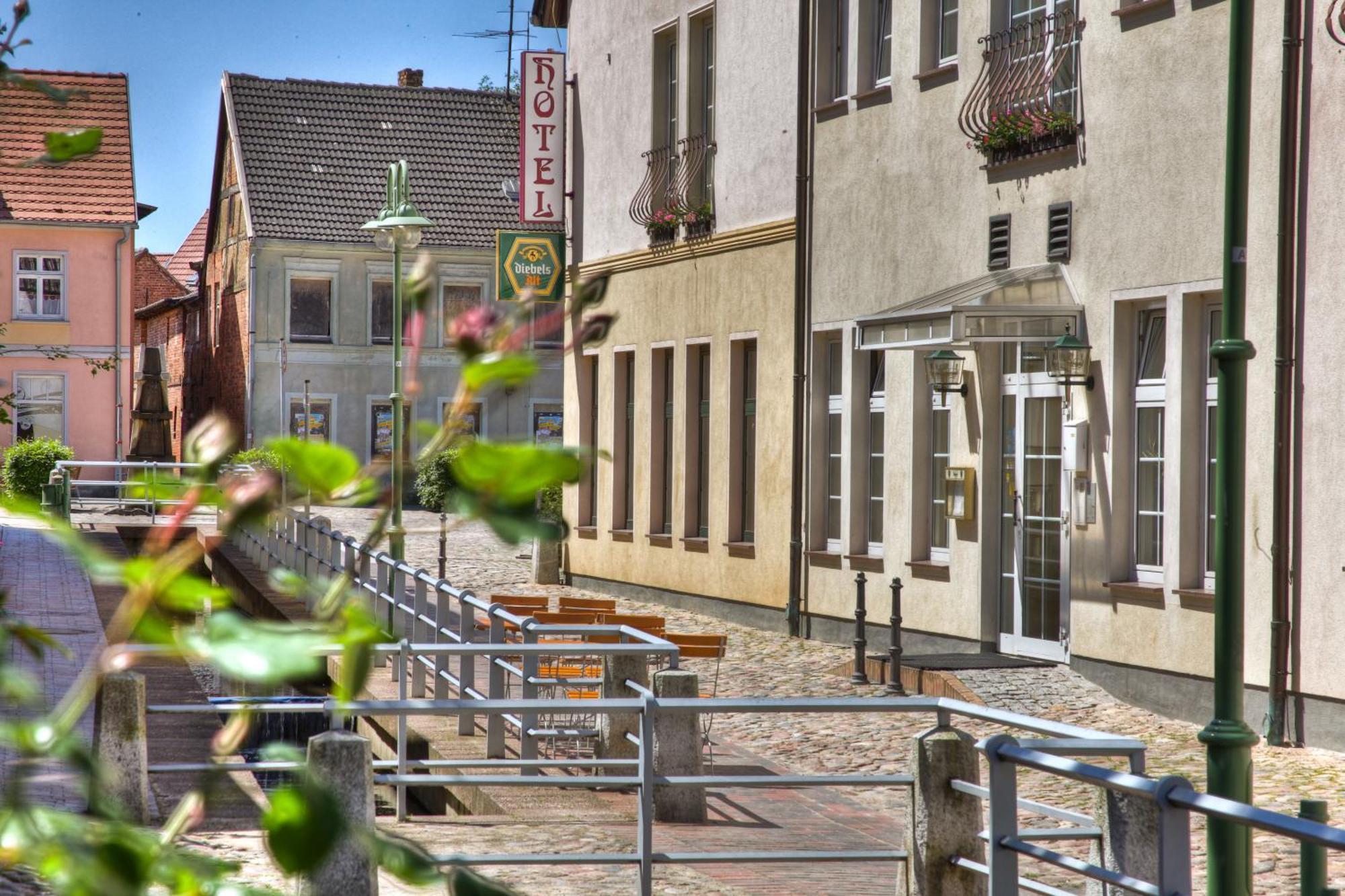 Hotel Am Markt Altentreptow Luaran gambar